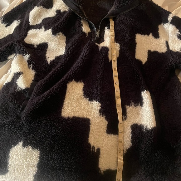 Fleece/ Sherpa style 1/4 zip pullover - Picture 2 of 4